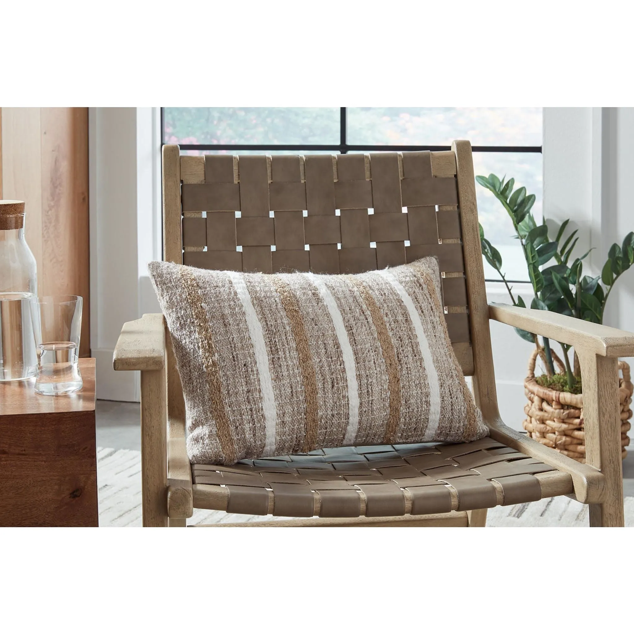Benish Pillow