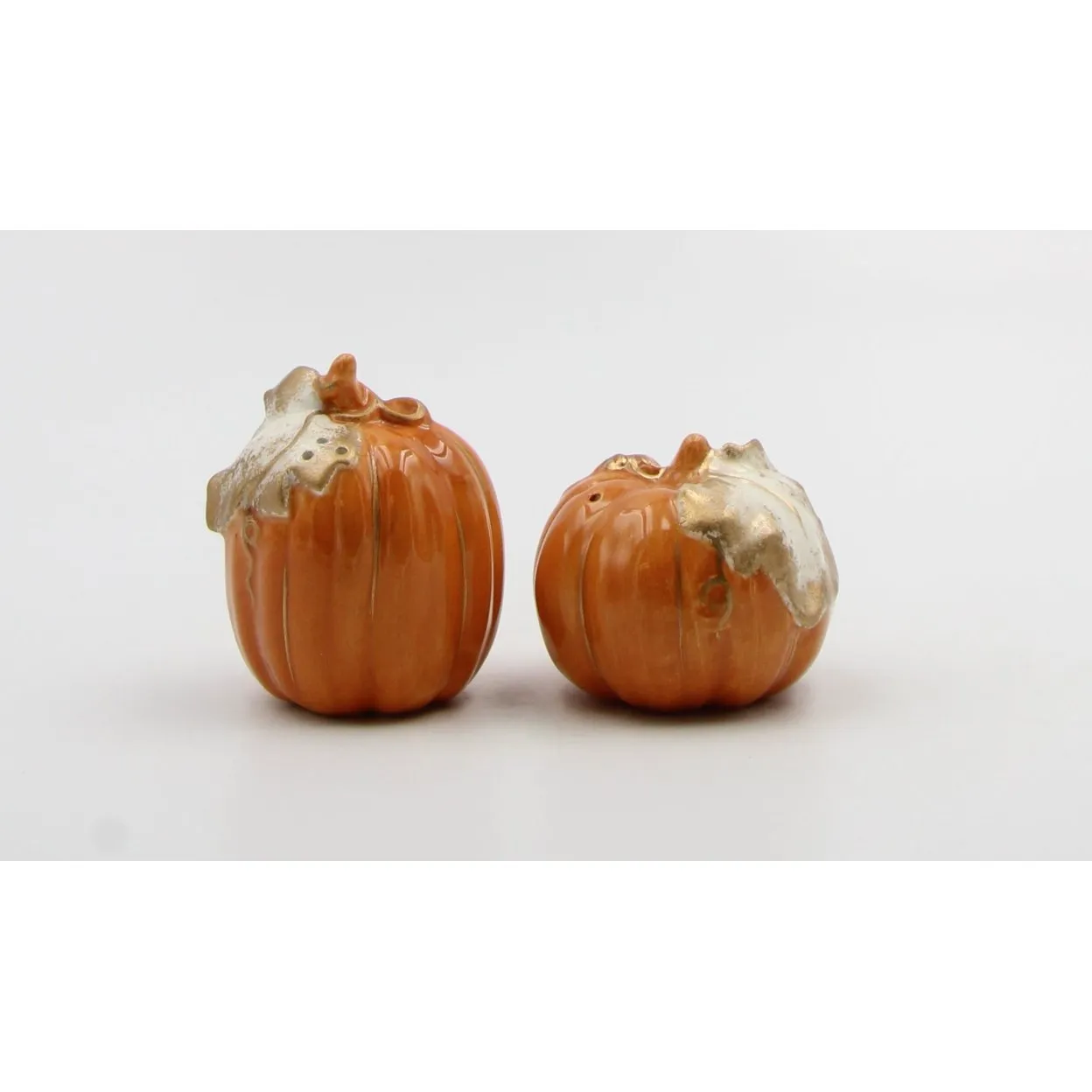 Ceramic Autumn Harvest Pumpkins Salt and Pepper Shakers Thanksgiving Gift