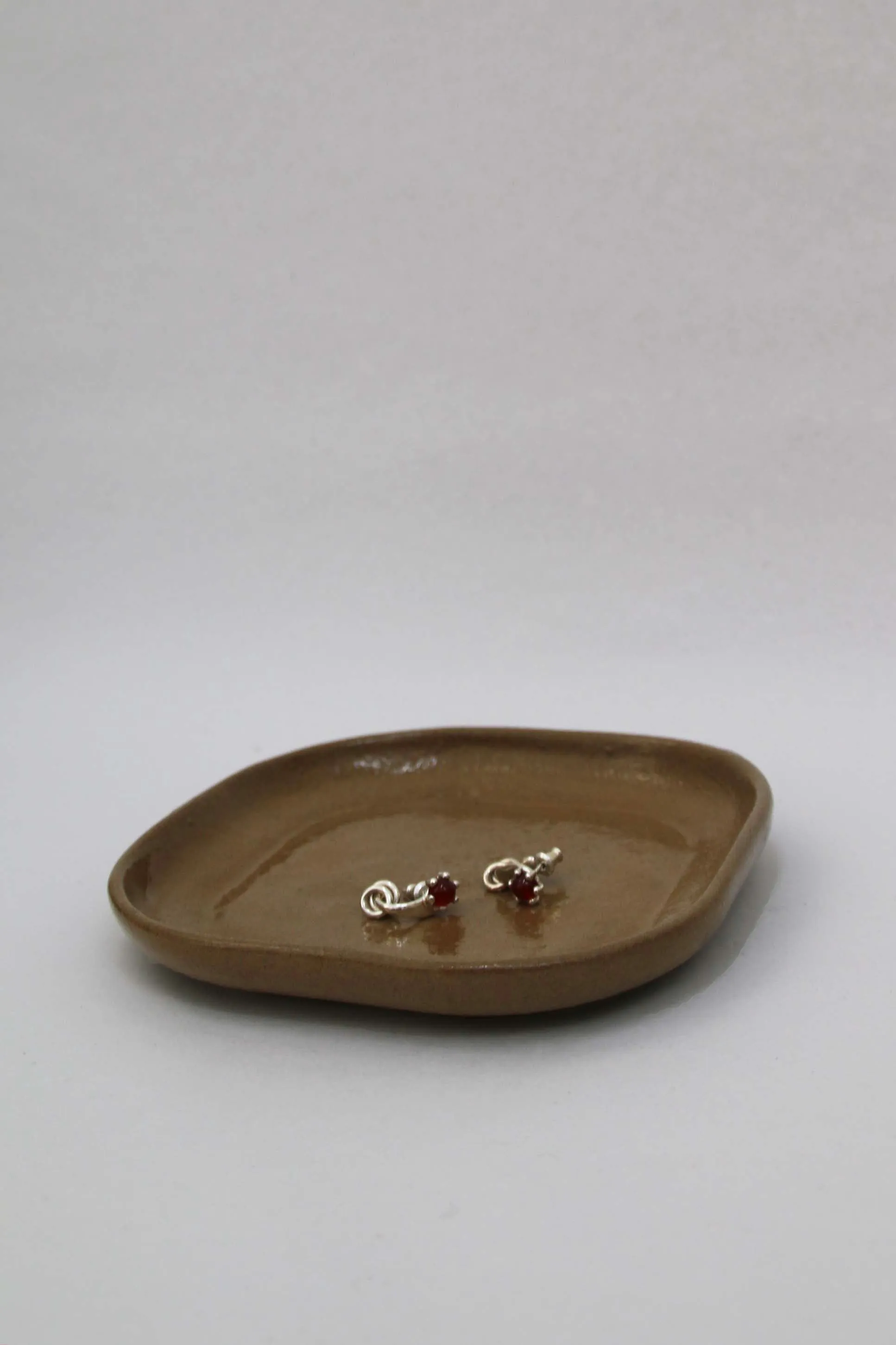 El Al plate- Brown