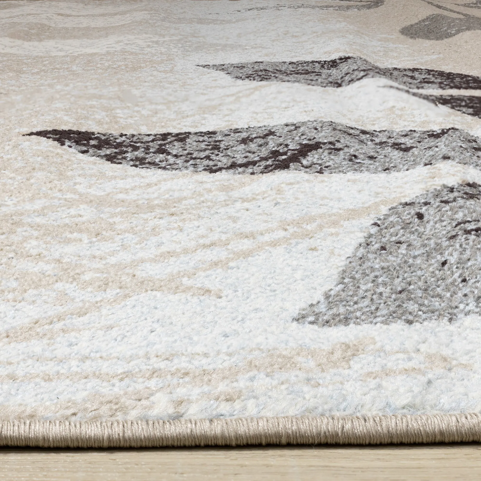 KYLIE Brown, Neutral Plant Rug