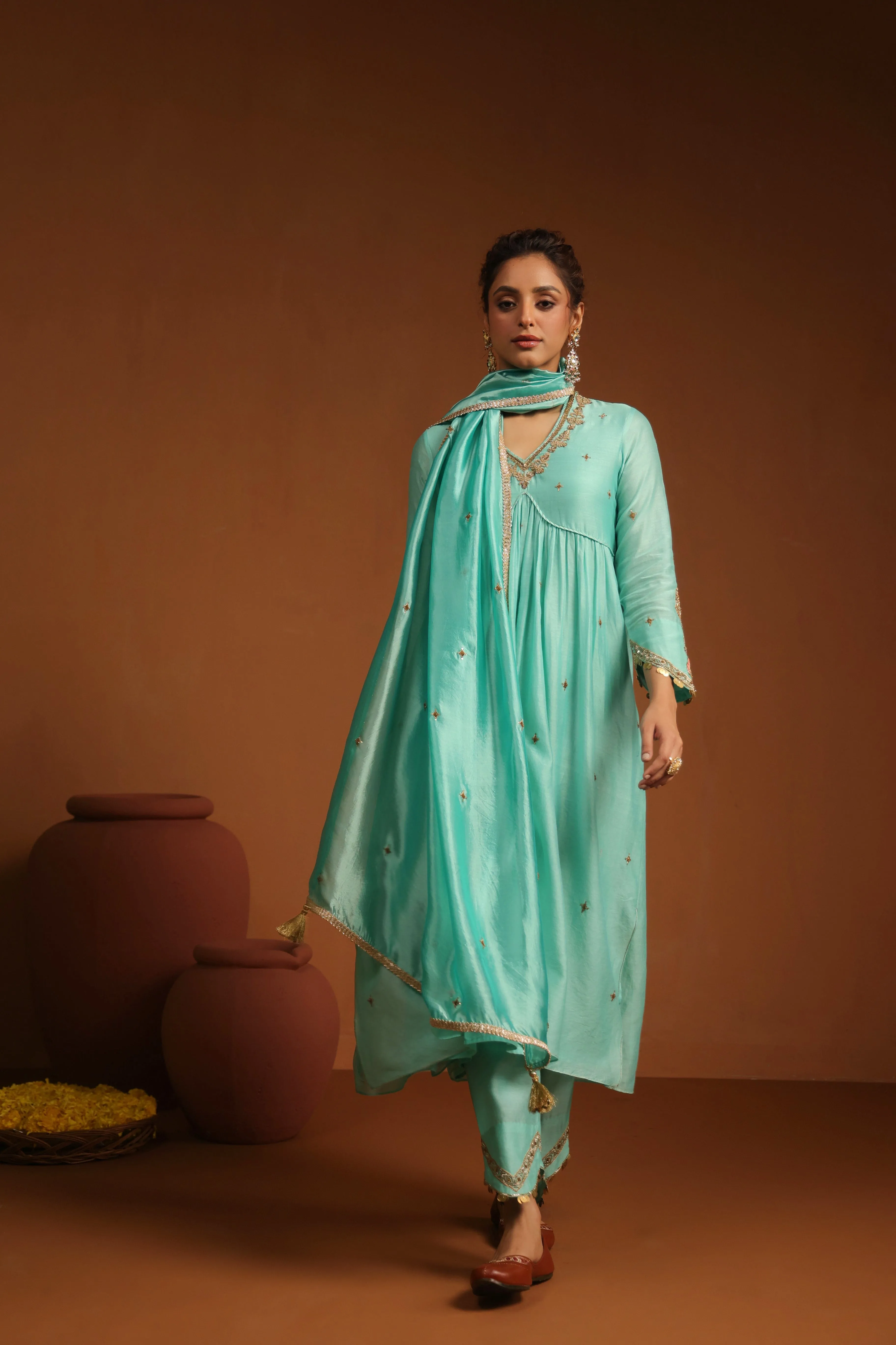 Pakeezah Chunnat Joda  Neela
