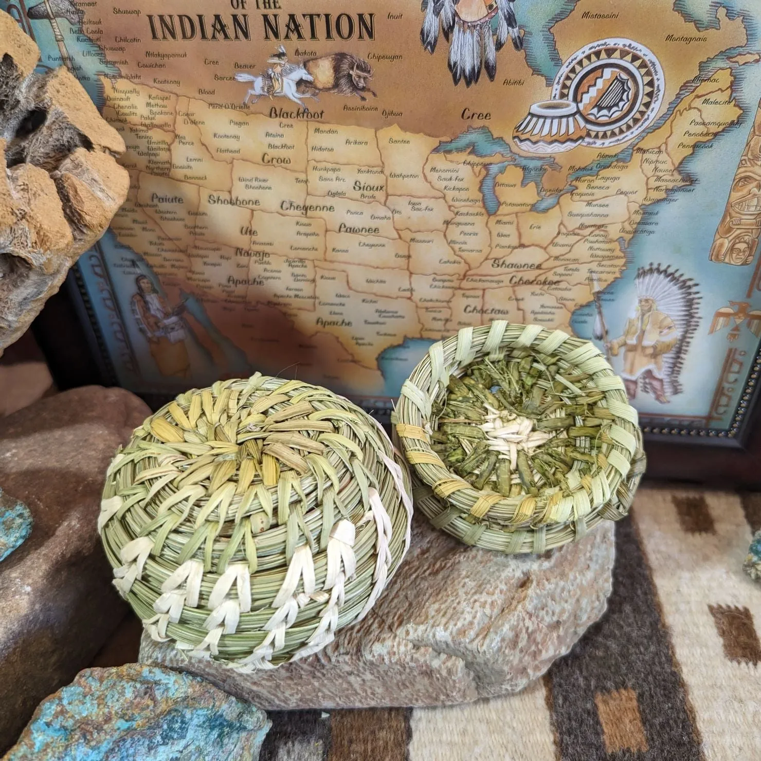 Tohono Oʼodham Medium Lidded Basket by Fred & Della Cruz SWT-0087